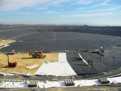 水庫(kù)防滲復(fù)合土工膜